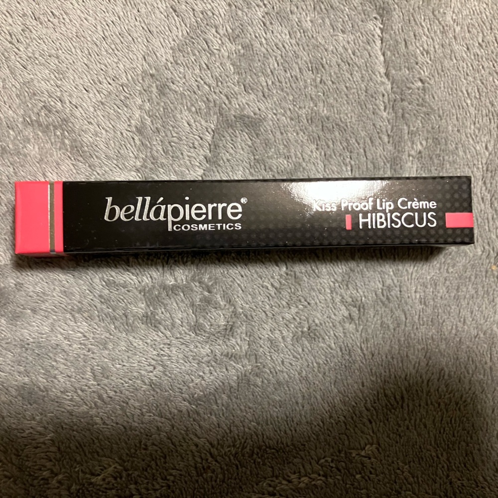 Bellápierre Kiss Proof Lip Crème - Hibiscus 8225